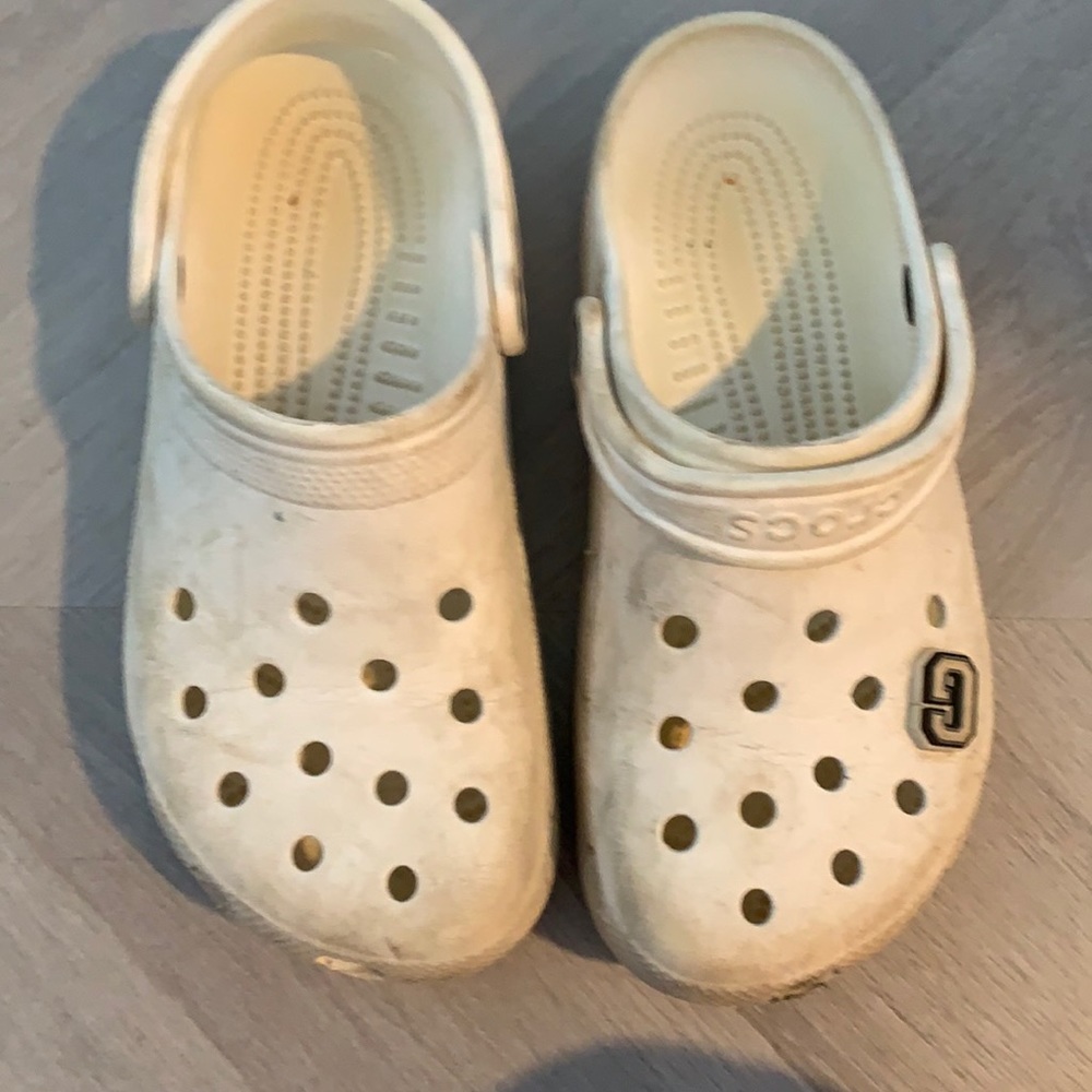 WHITE CROCS
